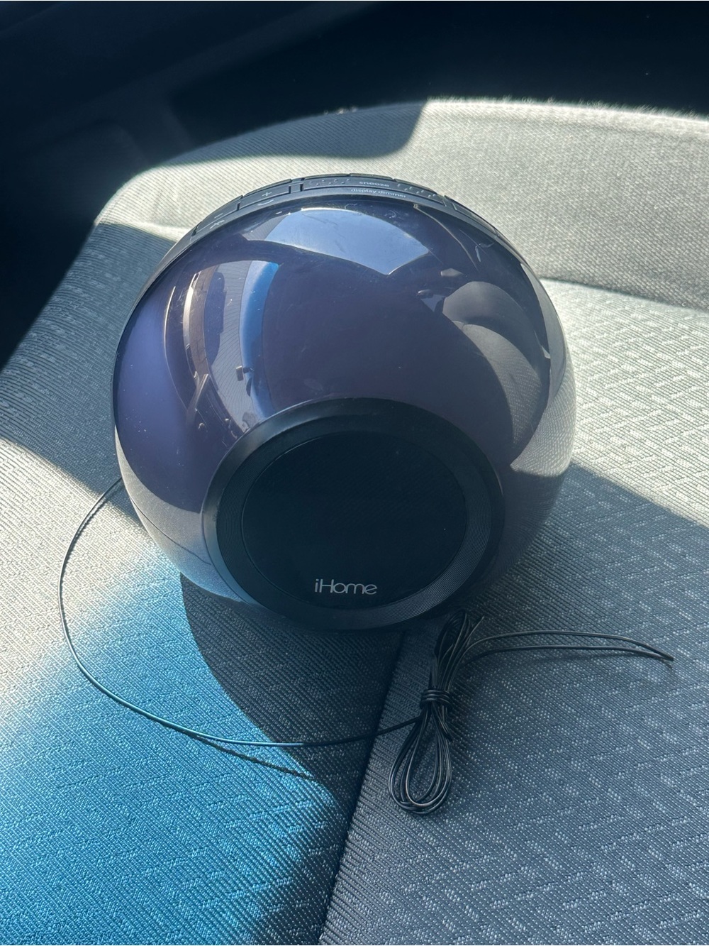 iHome Portable Speaker - Purple Gloss Finish
